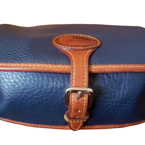 Dooney & Bourke All weather crossbody saddle bag authentic - Picture 5 of 8